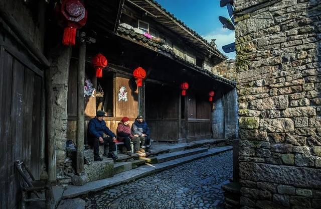 荣旗科技(301360.SZ):在智能眼镜领域有检测装备和组装装备,客户有苹果、亚马逊